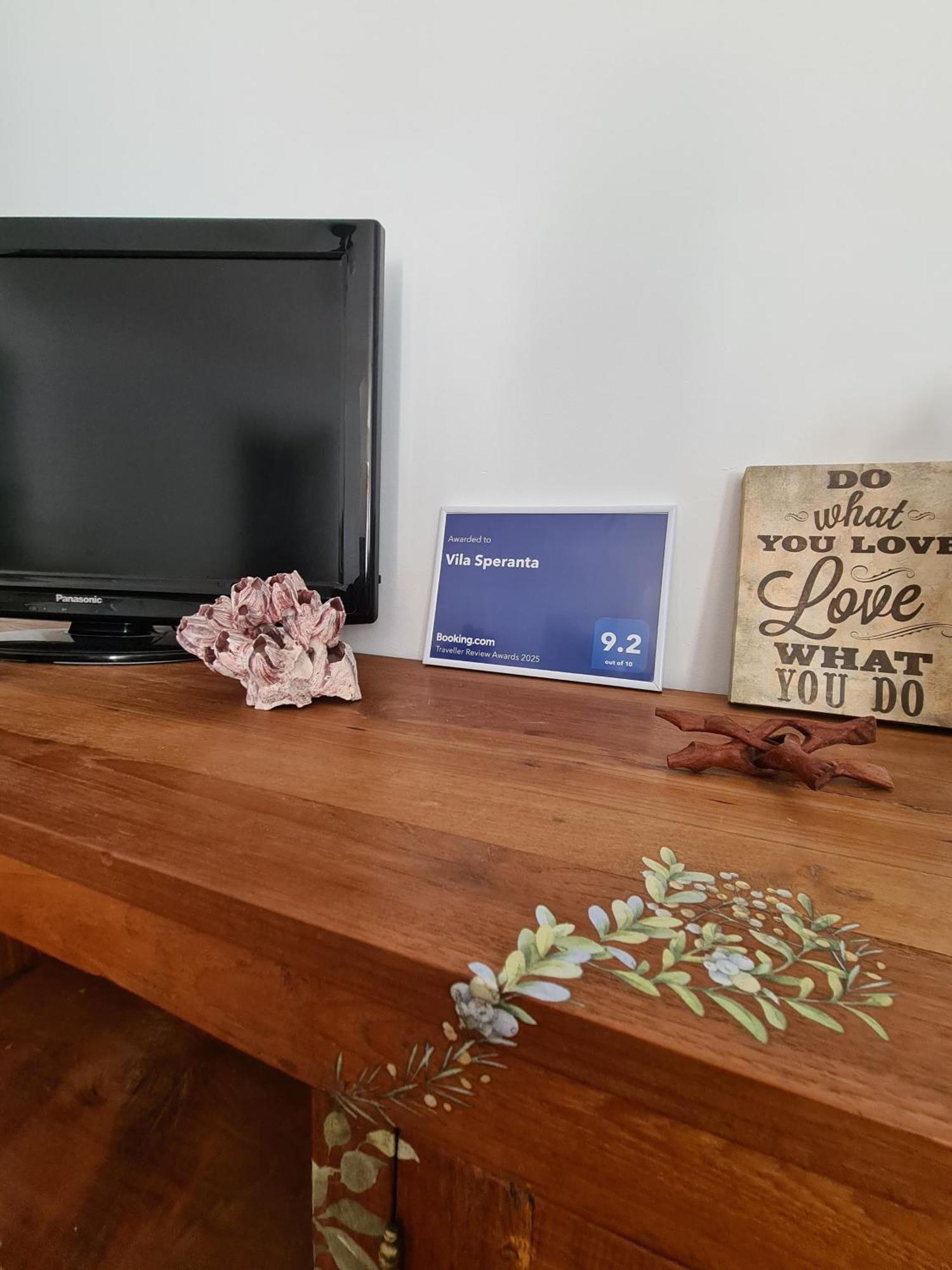 Vila Speranta Pleşcoi Exteriör bild
